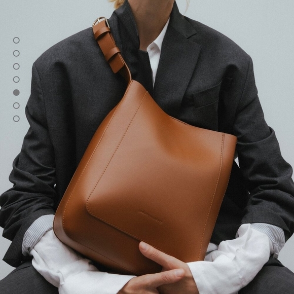 Everlane Handbags - Everlane Cognac Brown Leather The Form Bag Purse Italian Made Preowned